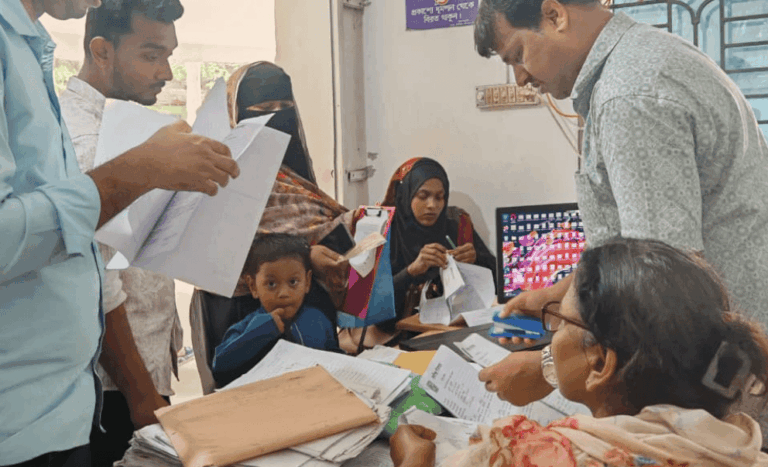 Qui fait le lien avec l'État numérique ? Enseignements du Bangladesh