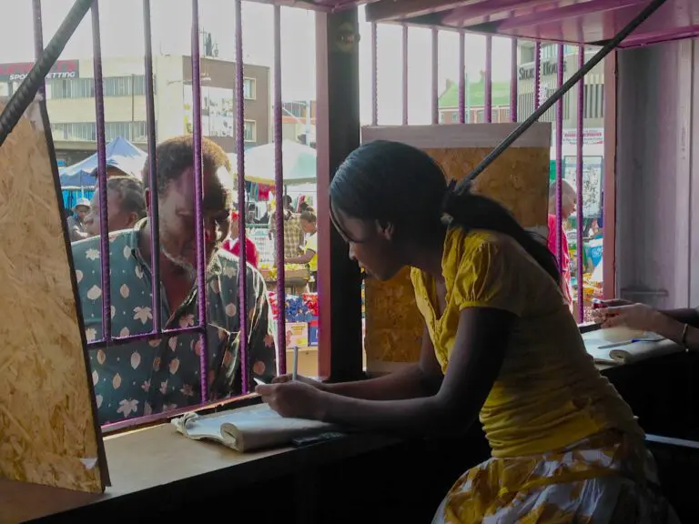 Taxer ou ne pas taxer l’argent mobile ? Les effets sur les services financiers numériques en Afrique et ailleurs